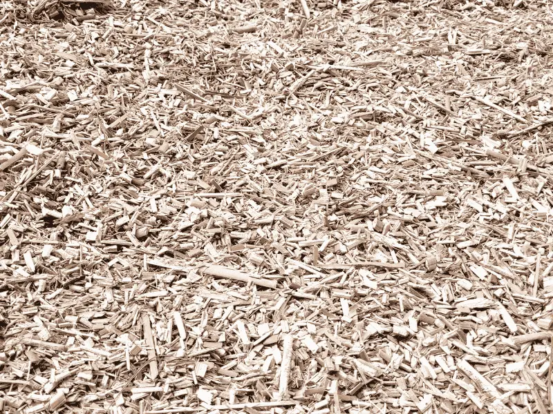 Miscanthus-Mix Einstreu: Eine Palette Häcksel 360 Kg und eine Palette Pellets 675 Kg zusammen | Einstreu.pro wie_sieht_miscanthus_haecksel_aus_wenn_er_trocken_ist